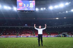 记者：穆斯卡特比塞蒂恩“幸福”，大家都信任所以一条道走到底