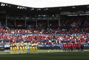 记者：前巴萨主席的后人因空难离世，俱乐部将在赛前默哀1分钟