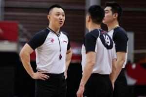 直播吧：为何外籍裁判离开CBA? 他们来主要目的是吹女篮季后赛的