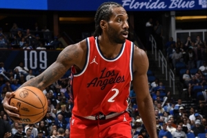 泰伦-卢：小卡首节和第三节缩短轮换时间 这是赛前就计划好的