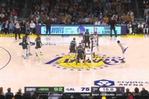 😳偷袭！主裁“浓眉”抛球 范德彪正好低头错过无奈摊手