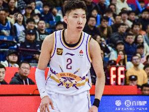 伤病困扰仍有进步！廖三宁赛季场均15.1分4板5助1.4断0.5帽