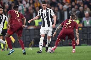 意媒：替代可能离队的伊萨克，纽卡可能4000万欧报价弗拉霍维奇