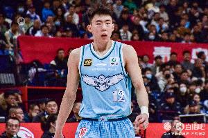 媒体人：段昂君受伤一定程度上成转折点 青岛在经验&细节上差了点