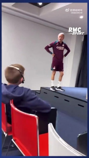 【15岁实习记者与豪门主帅】恩里克对15岁小记者：你比其他人出色