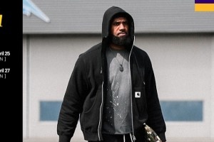 踏上征途🛫 湖人官推晒登机照：客场挑战G3和G4✈️