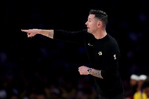 雷迪克：录像表明我们进攻节奏不太好 需要找到更多推力