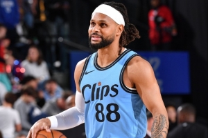 要不换个人？米尔斯3分钟2中1拿3分 博格丹3场37分钟11中1拿2分