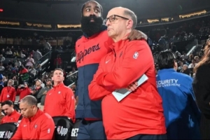 “哼，在我的防守下化为杂鱼吧！”