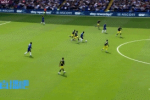 拉都拉不住啊！凯塞多后场带球一路推进，可惜最终远射偏出球门