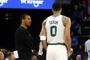 😩马祖拉：塔图姆的骨挫伤非常严重 不确定他是否会长期缺席