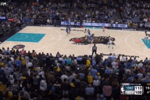 雷霆VS灰熊G3裁判报告：出现1次漏判 肯纳德撞飞多特为进攻犯规