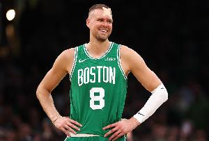 莫斯利：波津很善于制造身体接触 他总有办法进攻时碰到对方手臂