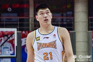 作为中锋命中率太差！刘传兴10中3拿到7分10板2助1断1帽