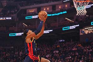 挺身而出！希尔德半场7中4贡献11分 三分6中3