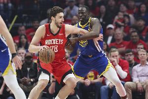 申京：每场比赛都对抗十足 我们必须保持纪律性 不被对手影响心态