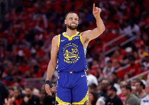 库里收获季后赛第102胜 超越杜兰特和霍福德 升至第27位