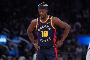 季后赛吉米！巴特勒12中7得27分5板6助1盖帽 最后一板太太关键了