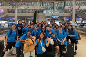 湖北女足出征全运会预赛，王霜晒照：上海金山，湖北队出发