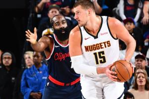 🥴魂丢了！哈登本场一共参与进攻35次 快船每回合仅得0.72分