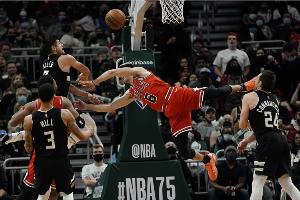 😐运气用完了？雄鹿21年夺冠后 4年只赢了1轮系列赛