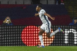 1425万泥头车超进化！邓弗里斯对抗争顶防守拉满，2射1传进攻超神