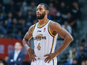 数据暴跌！弗格常规赛场均23.2分4.9板 季后赛场均仅11.3分2.2板