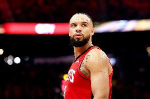 冲击力十足！狄龙13中7得24分1板2助 罚球8中8