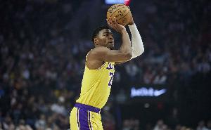 打得足够出色！八村塁5记三分球拿下23分4板1帽