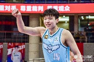 直播吧：杨瀚森行程紧凑 特训+G联赛选拔+芝加哥联合试训