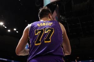 雷迪克暗示东契奇需要提升状态？A-史密斯：菜鸟教练干得不错