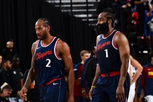 🙃徐静雨哀叹命运永远捉弄哈登🐳登哥的明星队友都被鲸鱼点名