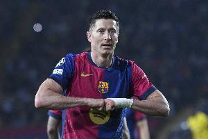 记者：莱万周日将回归巴萨训练，他将随队去米兰有望战国米复出