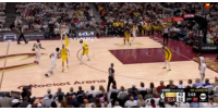 飞天遁地！韦德拼下前场篮板妙传 米切尔中路空切滑翔拉杆打2+1