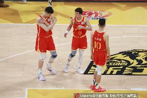 篮板差距不小！广厦总篮板数47-36领先北京 前场篮板17-10！