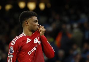 阿玛德本赛季各赛事参与18粒进球，曼联队内仅少于B费、加纳乔