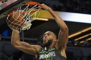 抢爆！森林狼首节6个前场板&戈贝尔独揽3个 勇士全队总篮板仅7个