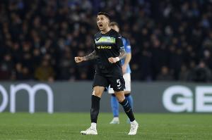 贝西诺本赛季补时已经打进2球，是意甲唯一做到的中场球员