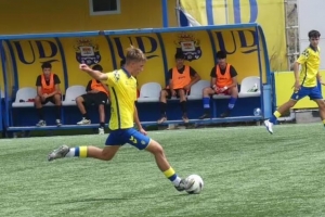 阿斯：皇马签下16岁中场新星韦斯汀，被誉为新克罗斯