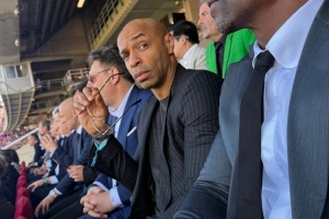 故地重游！亨利社媒晒照致谢巴萨：在诺坎普度过了多么美好的周末