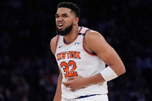 隐患！唐斯上半场8中5砍下10+8准两双 但已经累积3次个人犯规