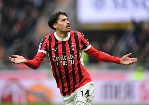 🚨补强8号位！DO：曼城希望签下AC米兰中场赖因德斯