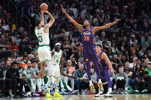 巴克利：KD跟腱断裂后仍表现出色 塔图姆应该给他打电话寻求建议