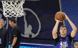 老K：弗拉格能得分 他在努力变成像塔图姆那样的射手