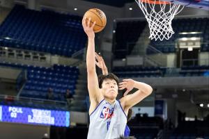 7中5砍12分😍选秀专家：杨瀚森5v5表现不俗超出预期 提升了行情