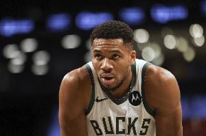 霍里：火箭送杰伦-格林&小贾巴里等人换字母哥 雄鹿会愿意做