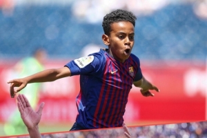 西甲官方社媒盛赞亚马尔天赋异禀：与生俱来的天然钻石💎