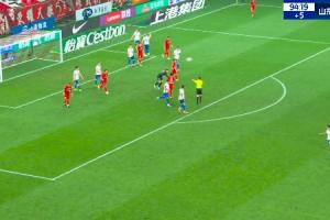 王大雷暴怒！麦麦提江吹哨示意门球，王大雷快发后又重新开球