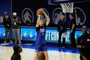 很有趣👀名记：绿军面试过2位顶级新人——弗拉格和特雷-约翰逊