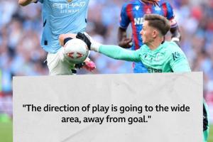 官方解释亨德森手球判罚：皮球走向是向边路，远离球门